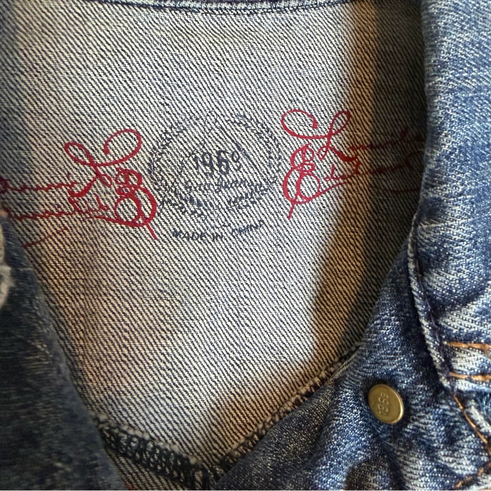Gap 1969 Medium Wash Distressed Denim Trucker Jacket 2006 - Picture 5 of 8